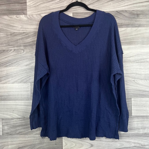 Torrid Top Womens 3/ 3XL Plus Navy Blue Waffle Knit Long Sleeve V-Neck Casual - Picture 1 of 13